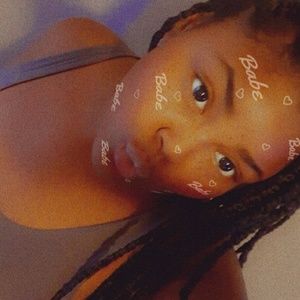 Meet your Posher, Riah